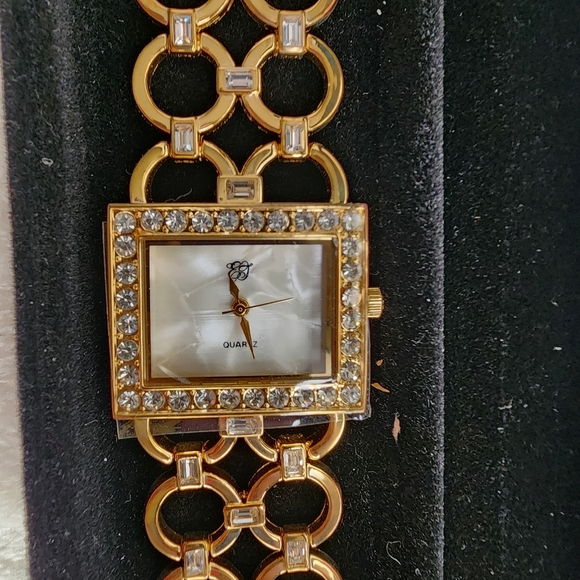 Elizabeth Taylor White Diamonds Watch - Picture 5 of 11